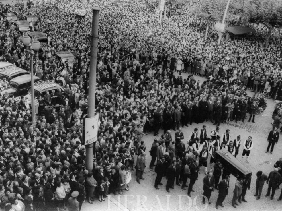 Zaragoza despide a José Oto, en abril de 1961.