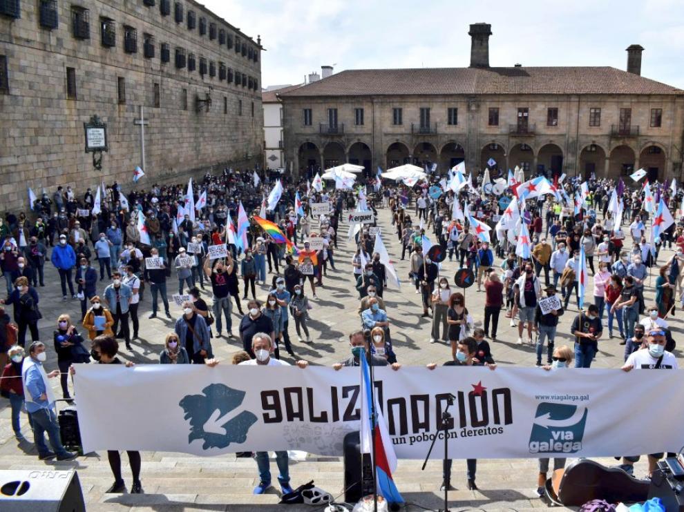Multitudinaria manifestación en Galicia por el "derecho a decidir" como "nación".