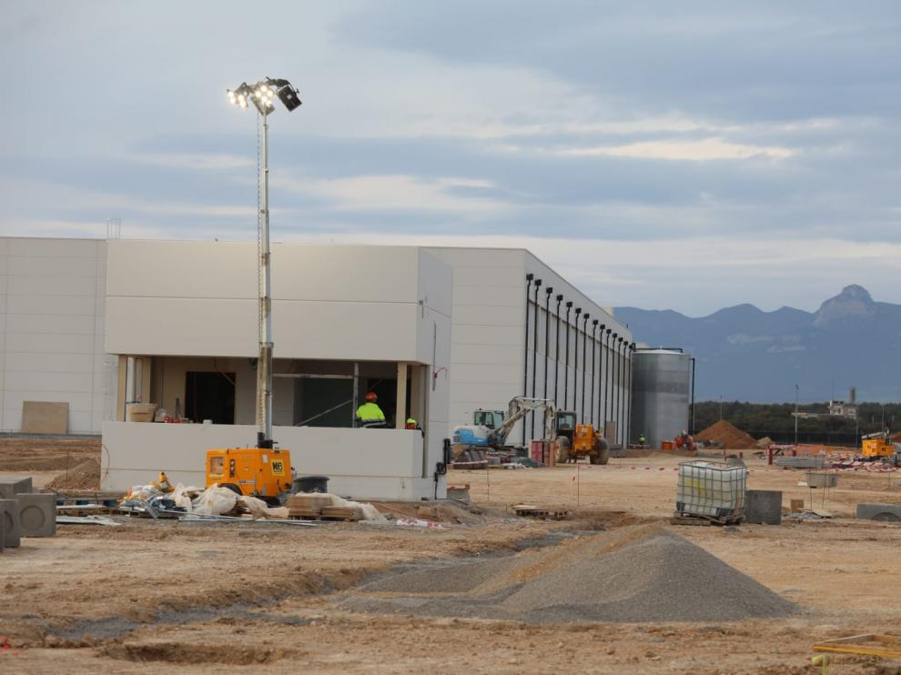 La construcción del centro de datos avanza conforme a lo previsto, de manera que la obra civil del edificio acabará en otoño.