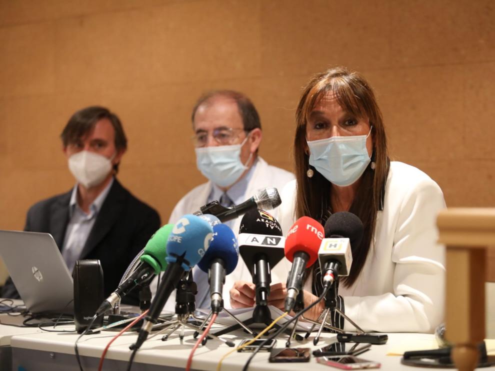 Sira Repollés, durante su visita al Hospital San Jorge de Huesca.
