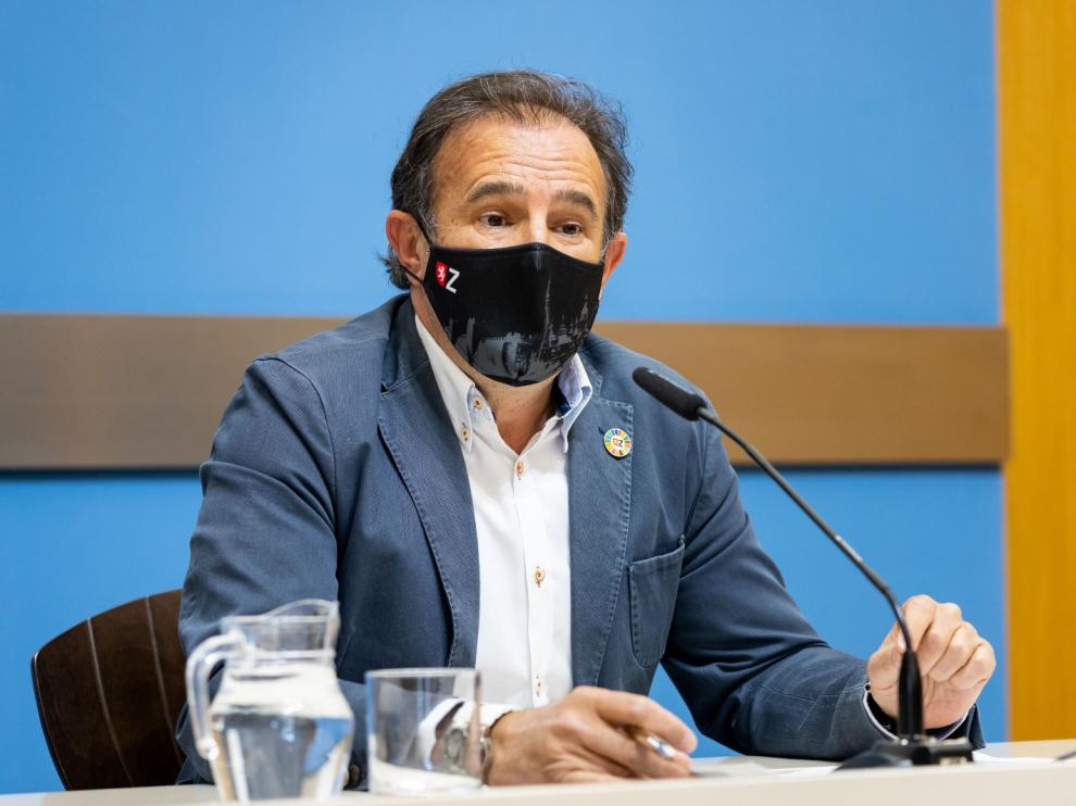 El concejal de Acción Social, Ángel Lorén, durante la rueda de prensa de este martes.
