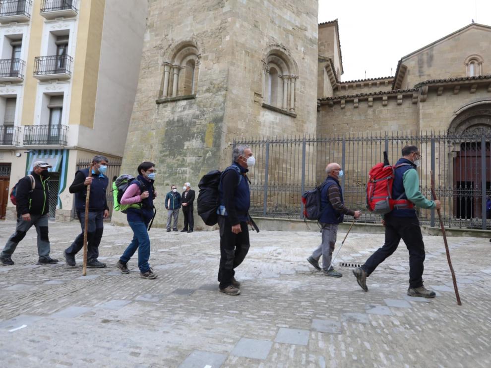 Un grupo de peregrinos ha llegado este miércoles a Huesca tras completar el remozado camino de San Úrbez.