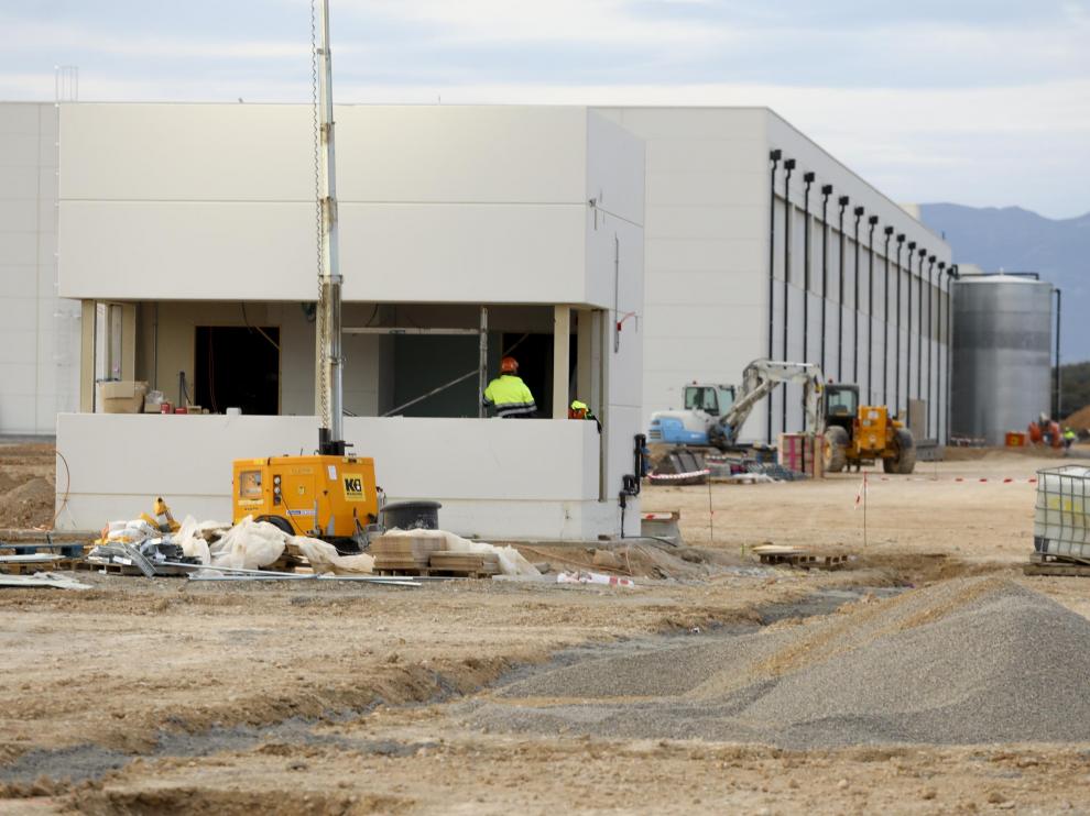 Obras del centro de datos que Amazon Web Services está construyendo en la Plataforma Logística de Huesca.