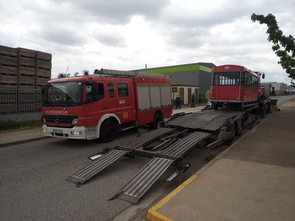 El accidente se ha producido cuando se procedía a descargar el tren turístico de este camión.