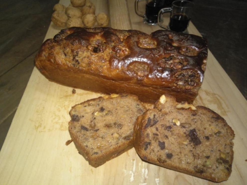 Bizcocho de nueces y pasas de Montalbán.