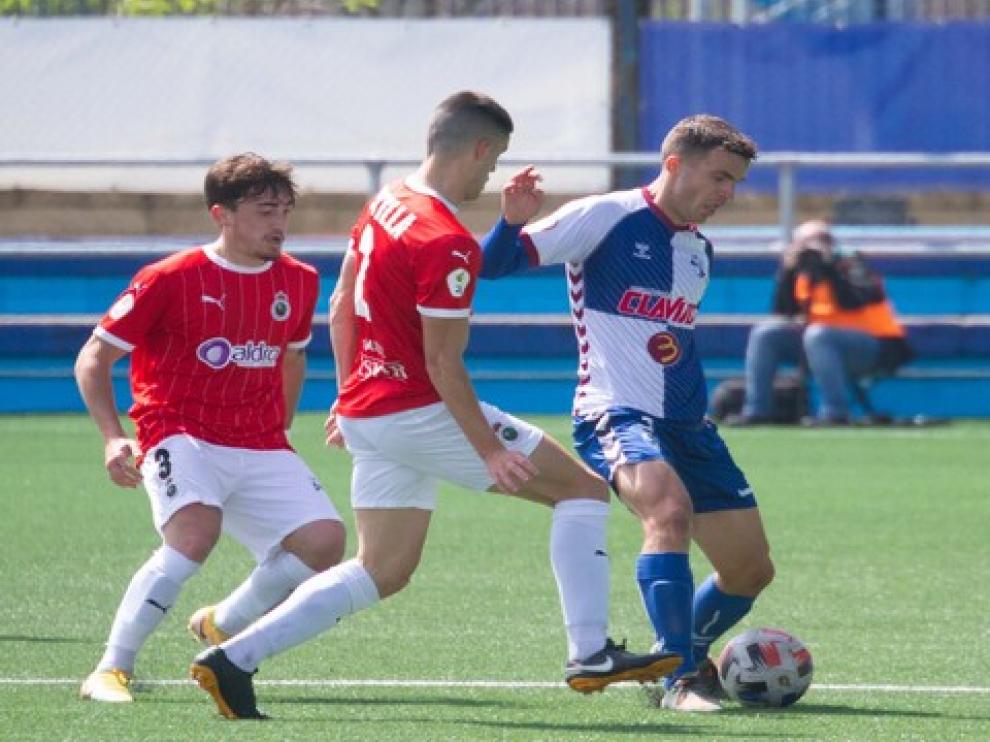 Los jugadores del Ebro firmaron un buen partido, pero no acabaron de materializar sus ocasiones.