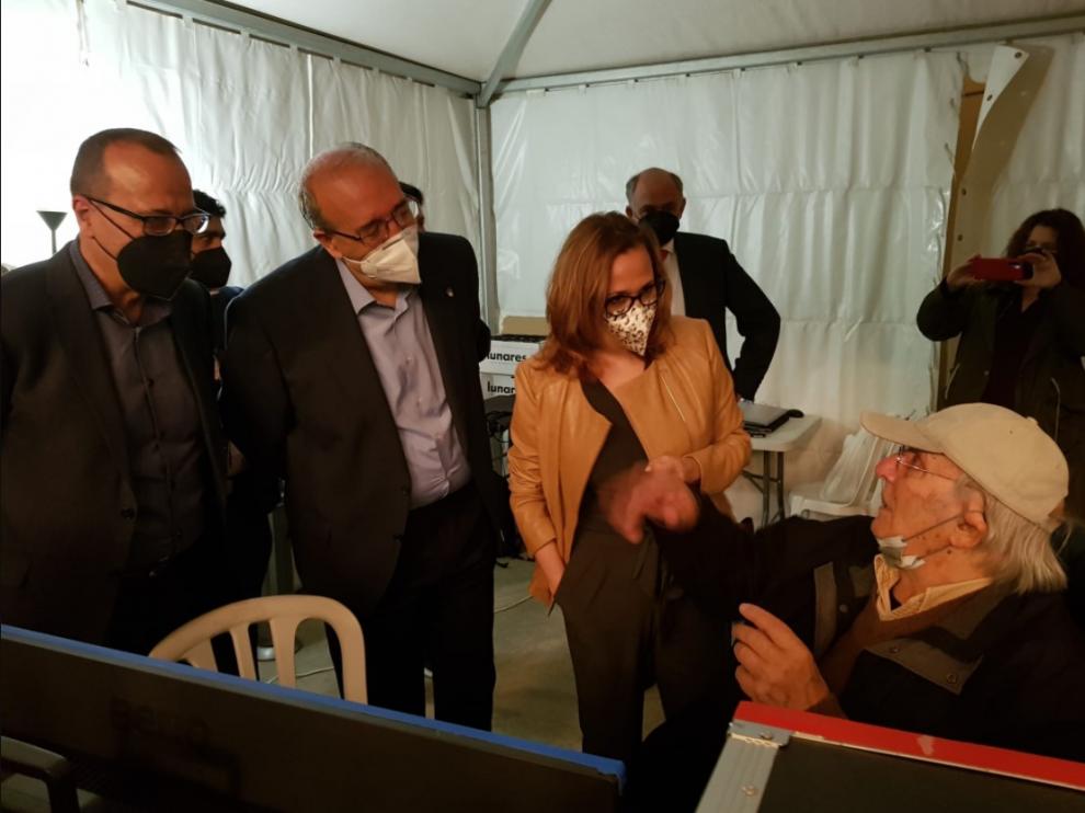 Pérez y Faci, junto a Saura en el set de grabación.