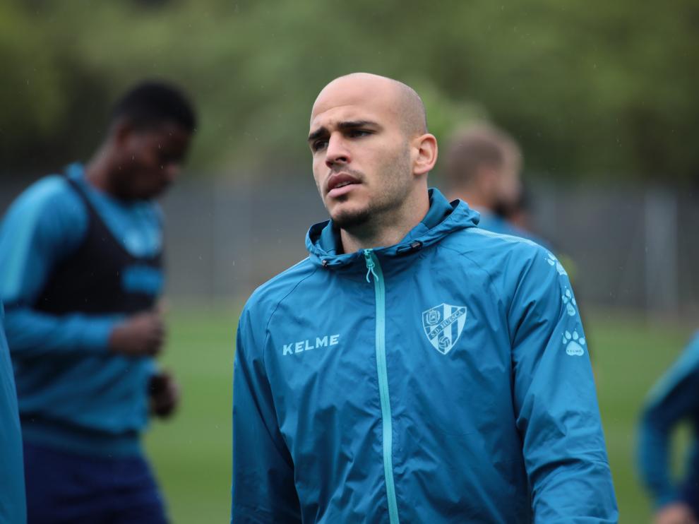 Sandro Ramírez, durante el entrenamiento de este martes de la SD Huesca.