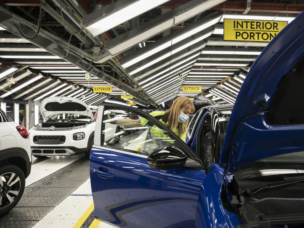 Cadena de montaje de Opel España, del grupo Stellantis, en Figueruelas