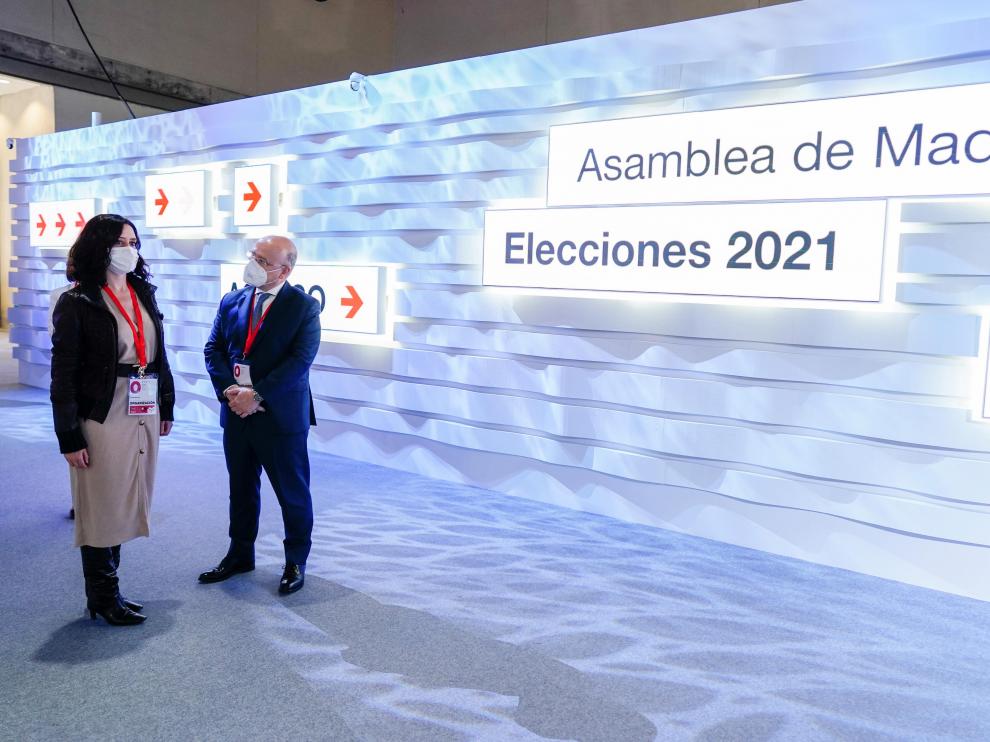 Ayuso visita Centro de Procesamiento y Difusión de Datos para las elecciones del 4-M