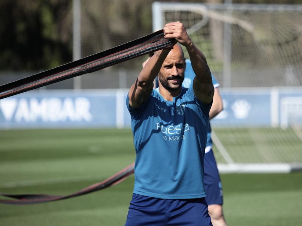Mikel Rico, durante el entrenamiento de la SD Huesca de este martes en el Pirámide.