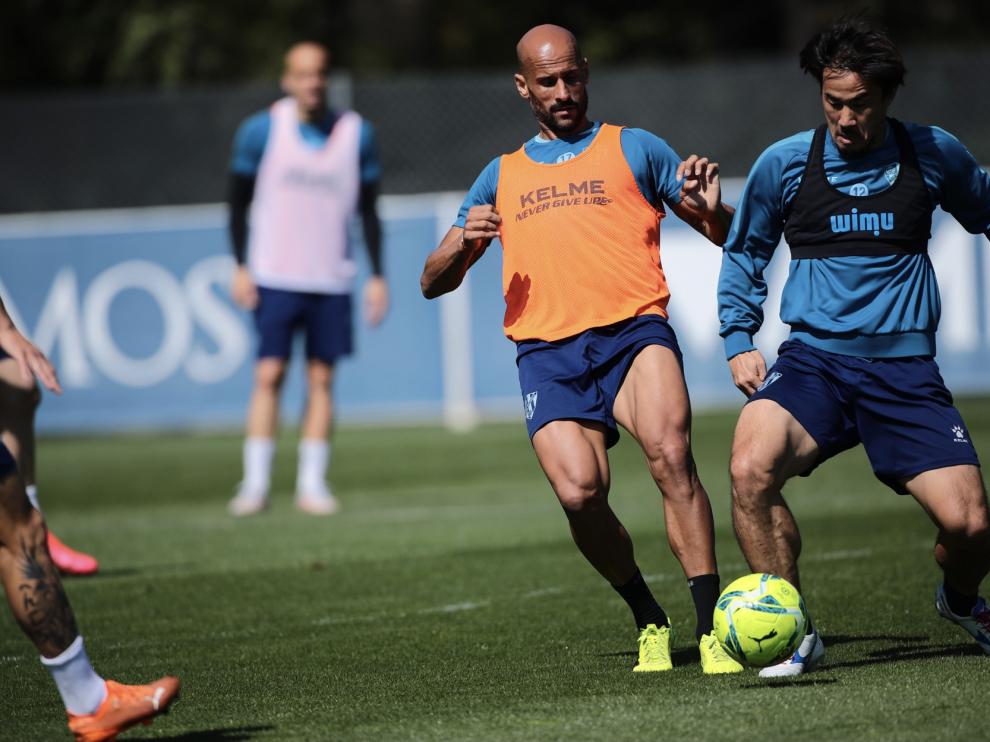 Mikel Rico, durante el entrenamiento de la SD Huesca de este martes en el Pirámide.