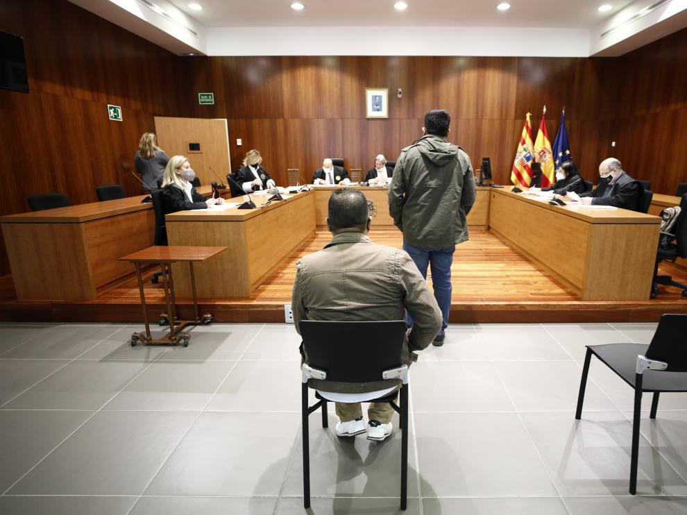 Los dos acusados, durante el juicio celebrado en la Audiencia de Zaragoza.