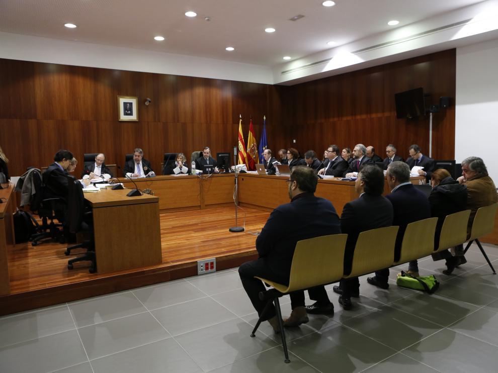 Los acusados, en la Audiencia Provincial de Zaragoza.