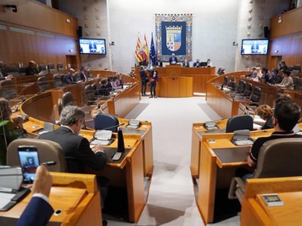 Imagen del pleno de las Cortes que celebra este jueves