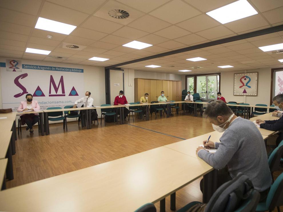 Encuentro en el SAMA entre representantes de la empresa del tranvía y de los trabajadores.