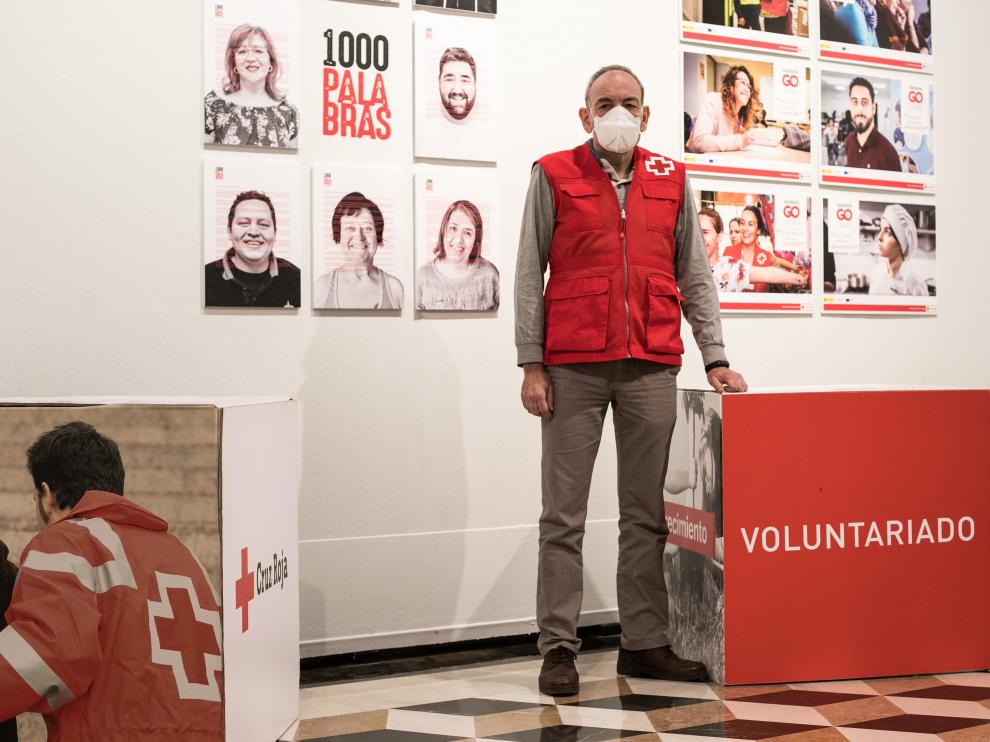 Carlos Cebolla, voluntario de Cruz Roja en Zaragoza desde 1980.