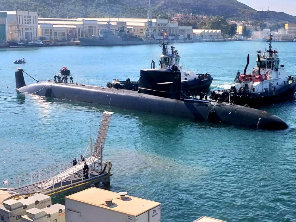 El submarino S-81, puesto a flote en Cartagena tras 15 días desde la botadura