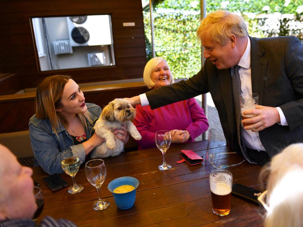 El primer ministro Boris Johnson, de visita en Wolverhampton