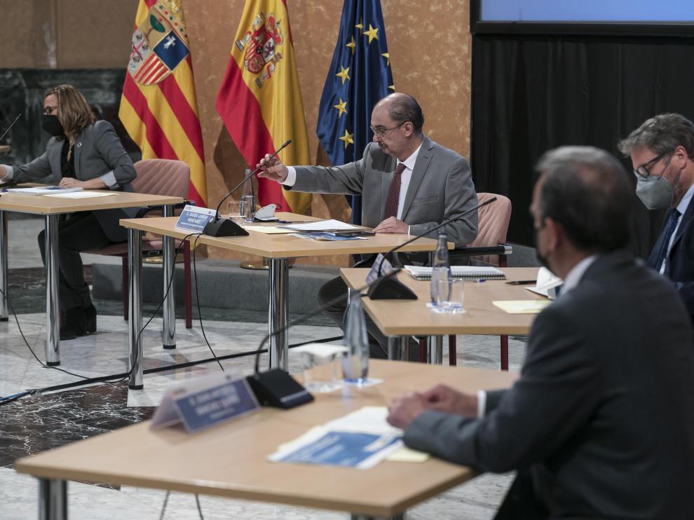 Lambán durante el encuentro para la recuperación y transformación de Aragón
