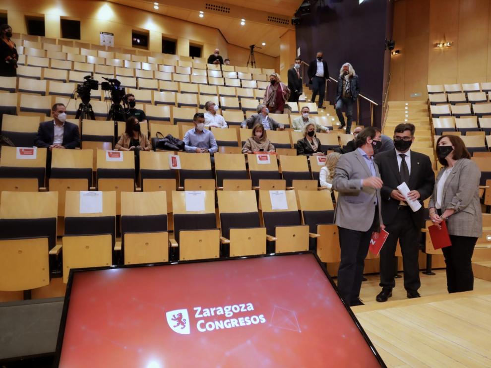 La vicealcaldesa, Sara Fernández, al inicio de la convención de Zaragoza Congresos celebrada este martes en el Auditorio.