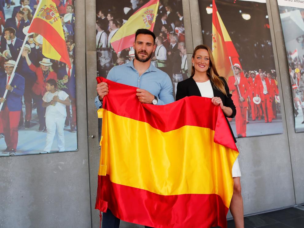 El piragüista Saúl Craviotto y la nadadora Mireia Belmonte, este miércoles en el Comité Olímpico Español en Madrid