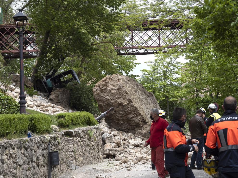 El corrimiento de tierra arrastró rocas y tejas, sin que se produjeran heridos
