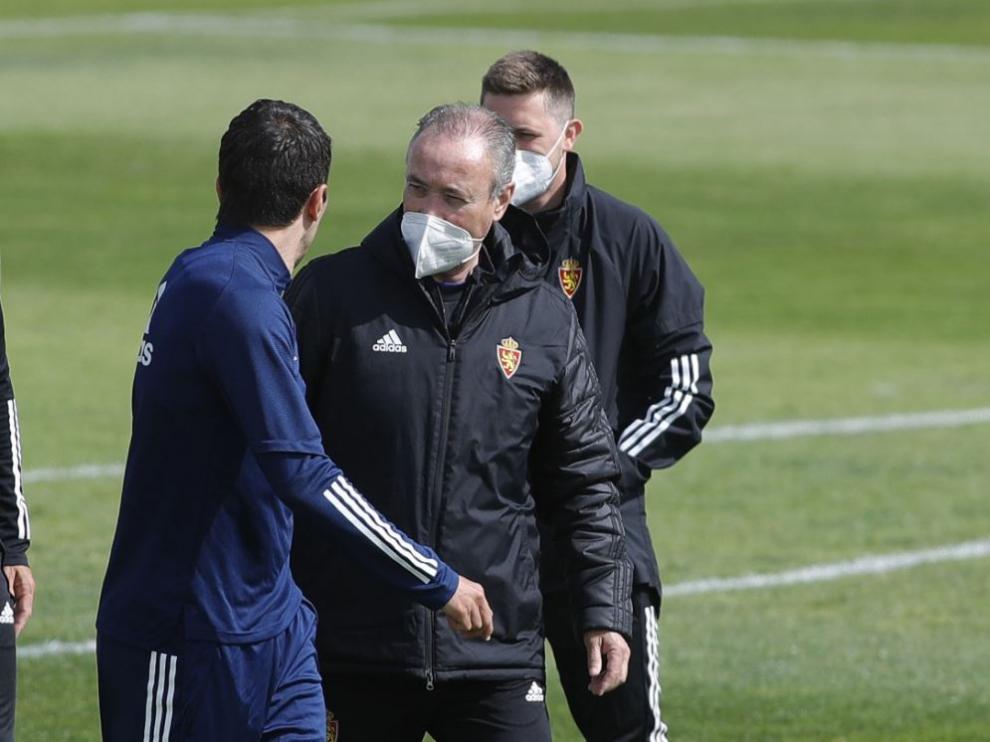 Juan Ignacio, con el capitán Zapater, un gran apoyo para él.
