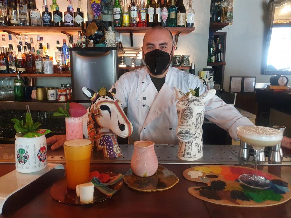 El bartender zaragozano Borja Insa (31 años)