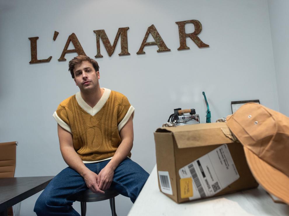 El diseñador Nacho Lamar, que representará este viernes a Aragón en el Premio Nacional de Diseño Joven.