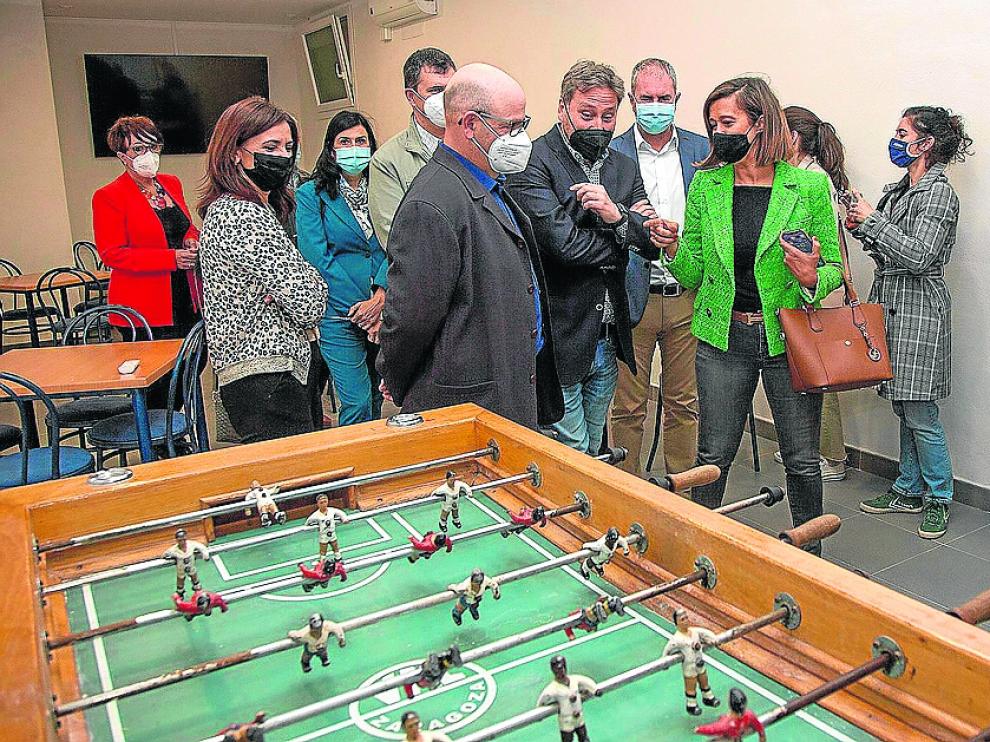 Soro y otros responsables institucionales, en su visita a la Casa de Cultura