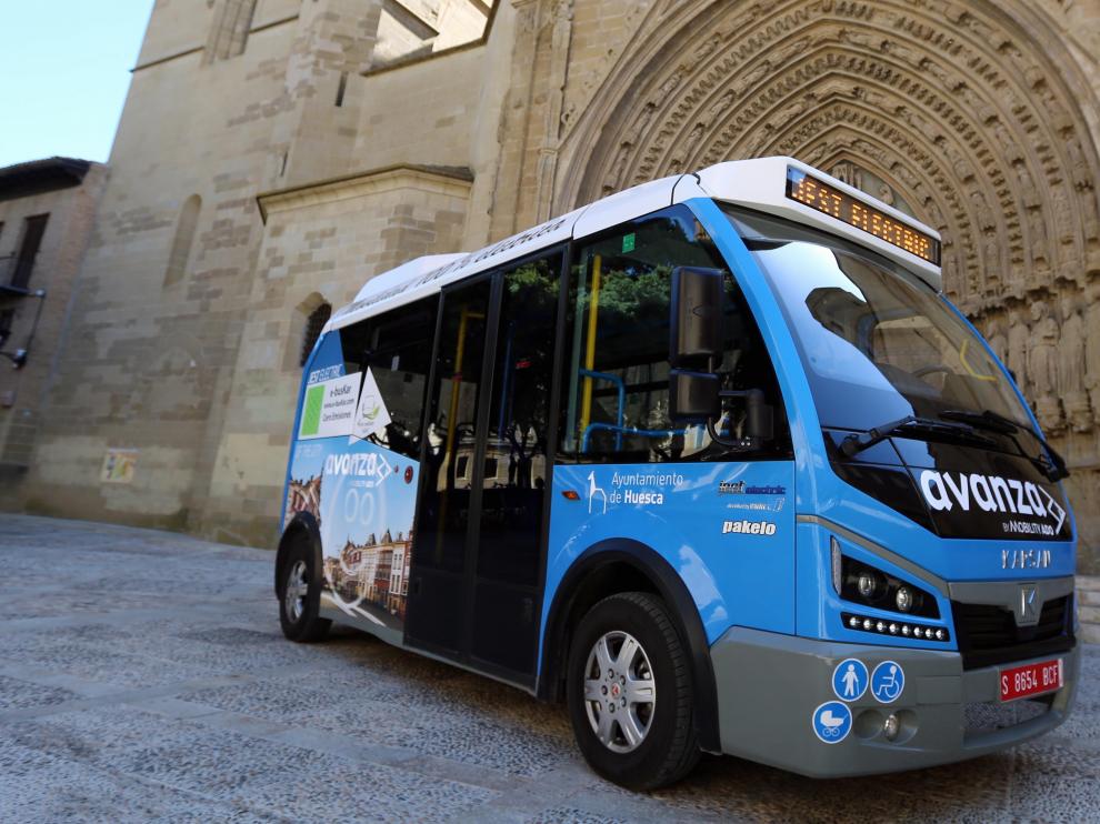 El minibús eléctrico tiene 5,5 metros de longitud y capacidad para 25 pasajeros.