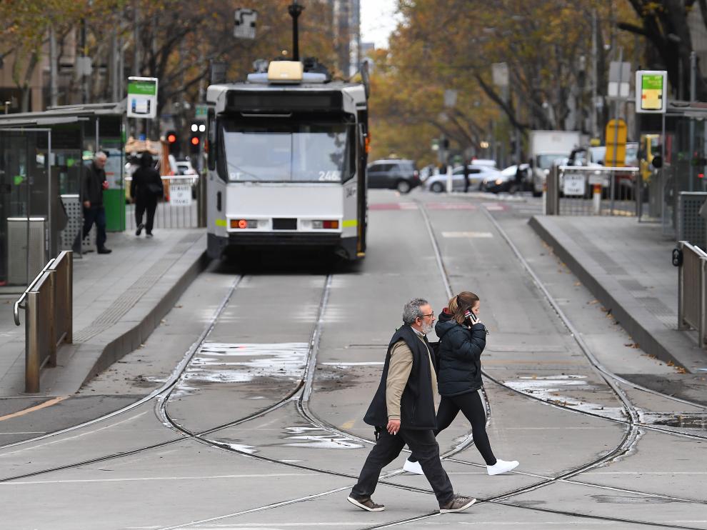 Tranvía circulando por una calle de Melbourne