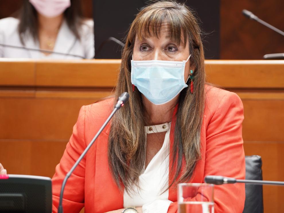 La consejera de Sanidad, Sira Repollés, ayer en las Cortes de Aragón