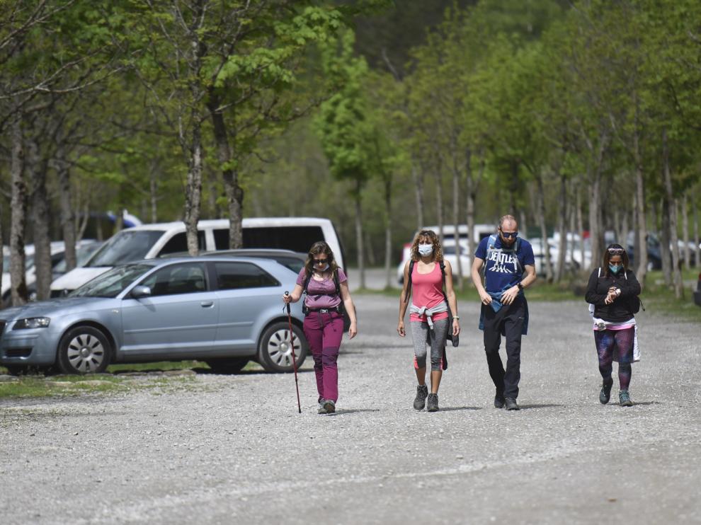 Excursionistas dispuestos a pasar la mañana del domingo en Ordesa.