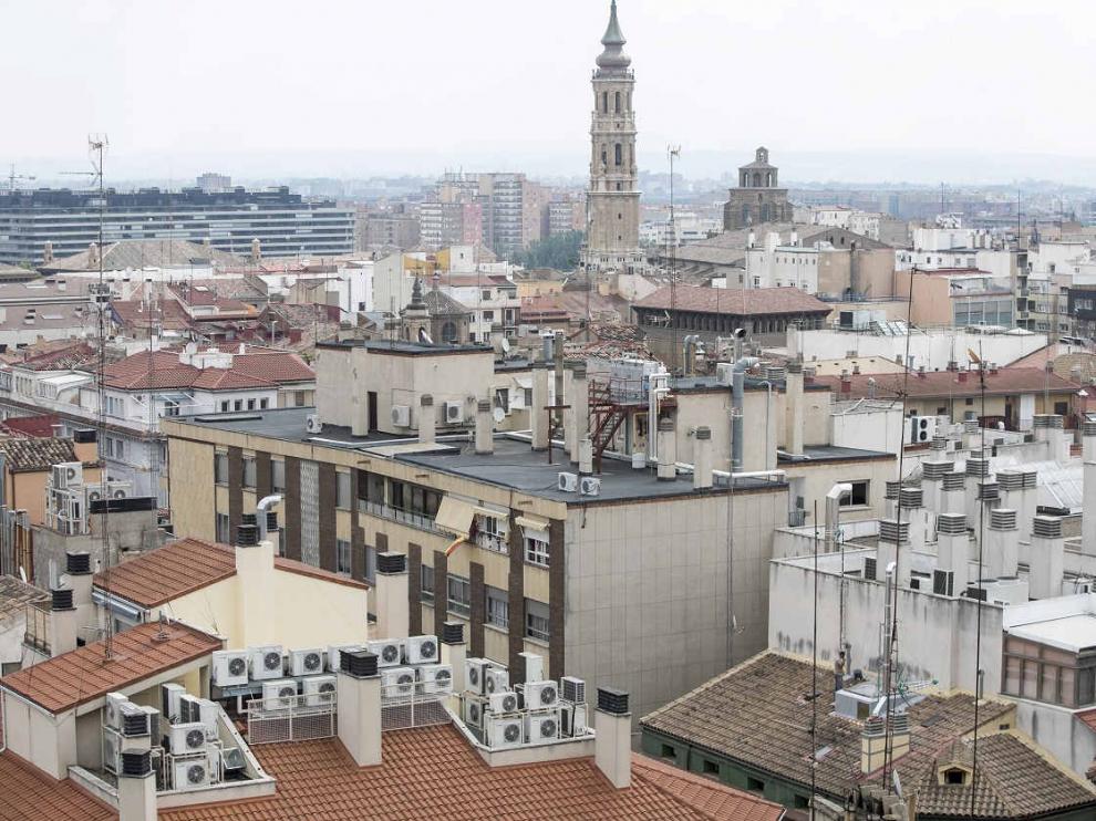 Fachadas de varias viviendas en Zaragoza