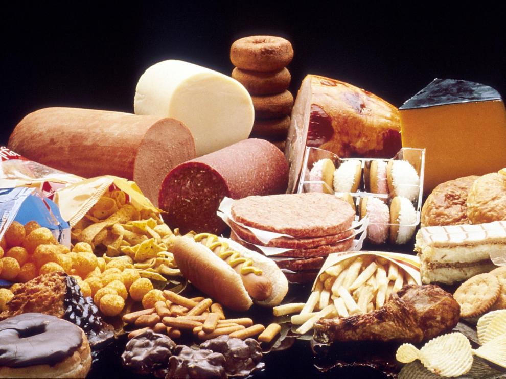Los alimentos grasos, con demasiada sal o los dulces interfieren en el sueño.