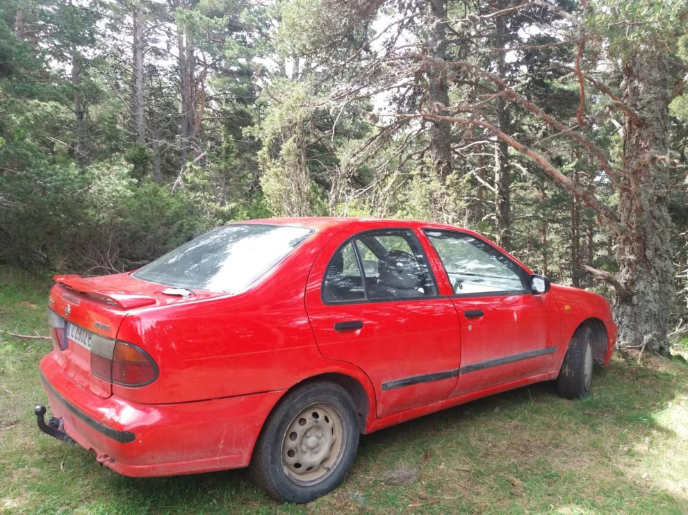 El coche del desaparecido ha quedado aparcado junto a unos pinos en Valdelinares