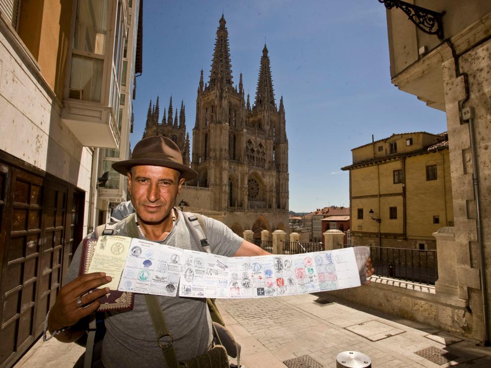 Peregrinos y visitantes se acercan a Burgos en este año de aniversario que coincide con el Año Jacobeo.