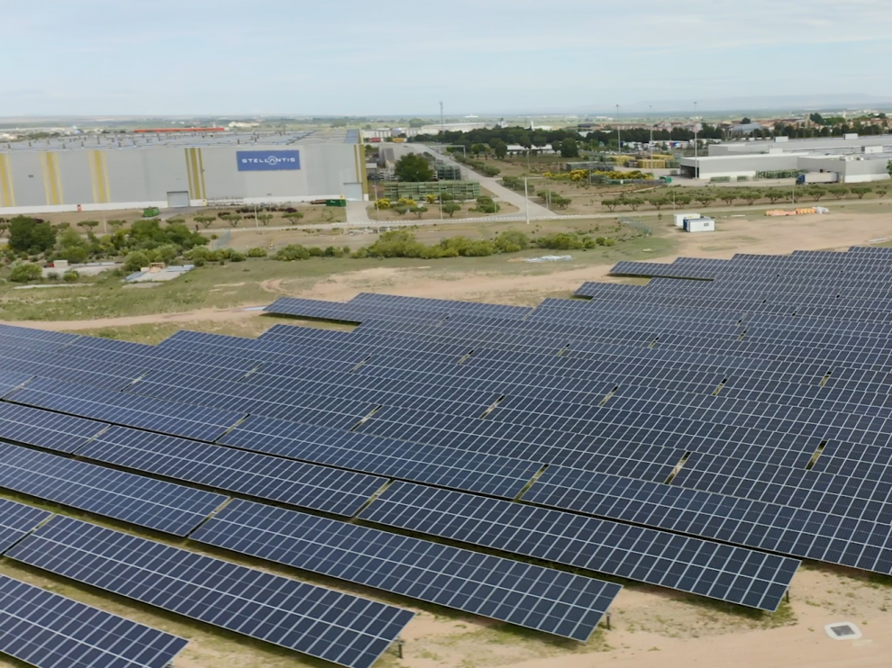 Imagen de la planta fotovoltaica inaugurada esta mañana en la planta de Opel PSA (Grupo Stellantis)
