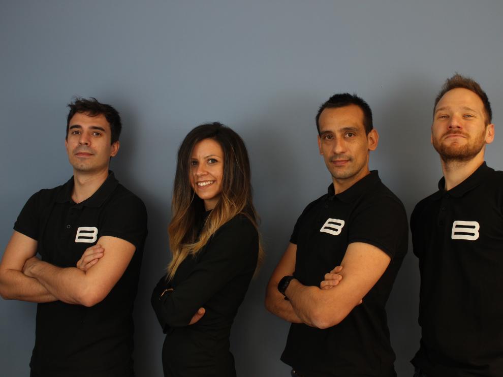 Alberto Franco, Laura Ballester, Javier Salvador, Luis Esteve. Bikone ha tenido un buen respaldo con una subvención del CDTI y ahora con Itainnova. Salvador confía en que a finales de años seas seis los miembros del equipo de la empresa.