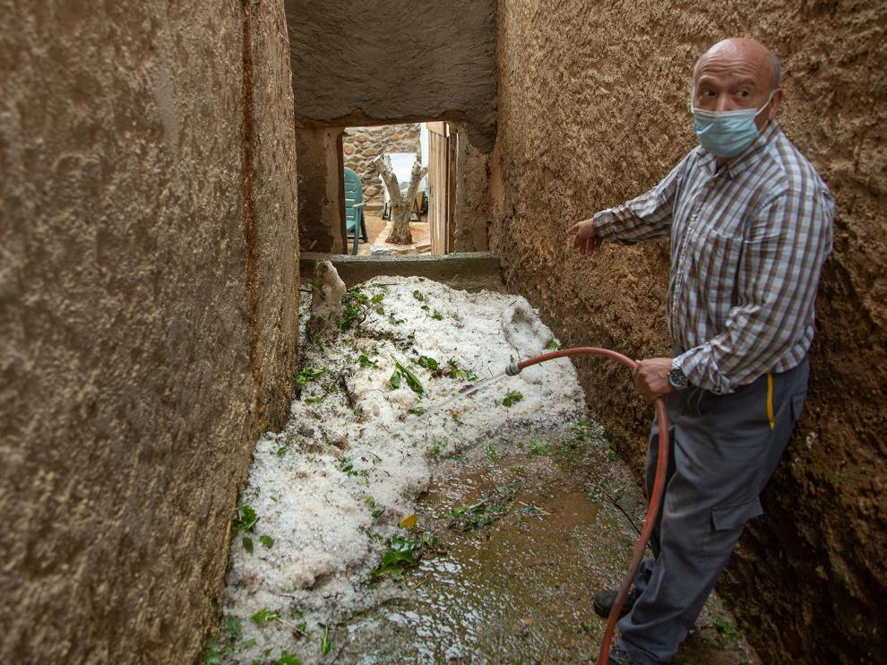 Afectados por el granizo en Santa Cruz de Grio