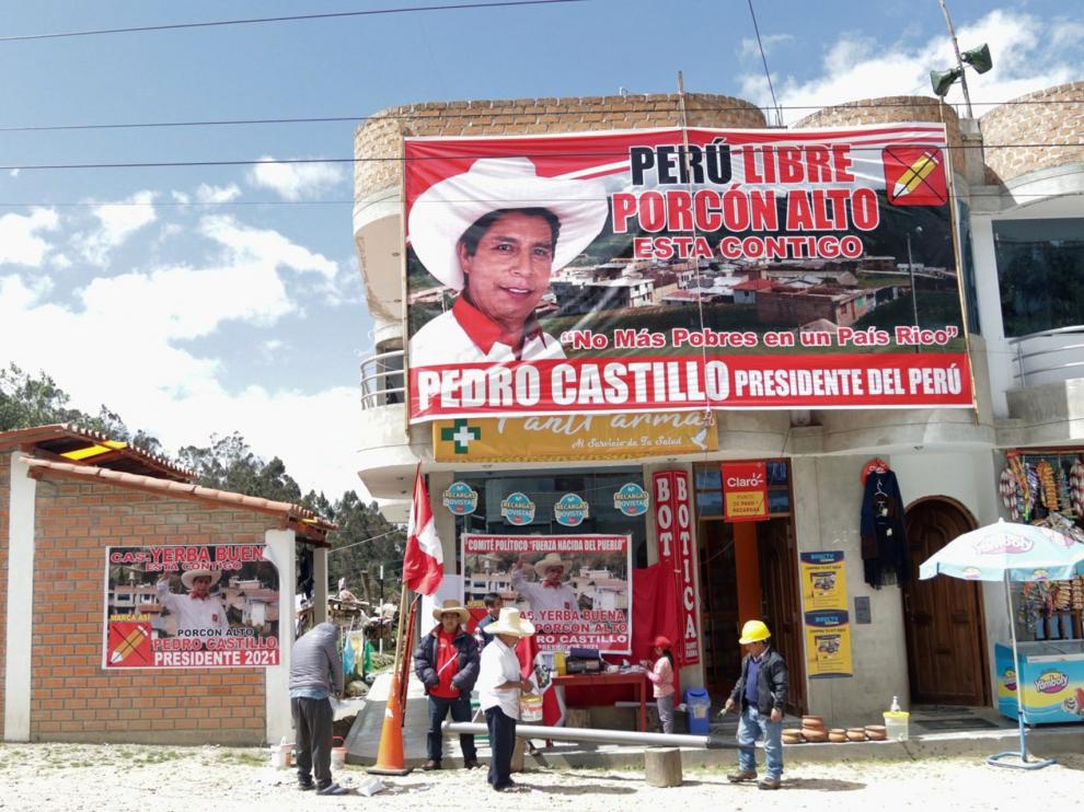 Propaganda electoral en una calle de Cajamarca, en Perú.