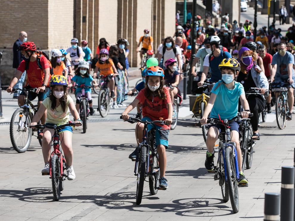 Bicicleta escolar para promover los desplazamientos de niños en bici por Zaragoza.