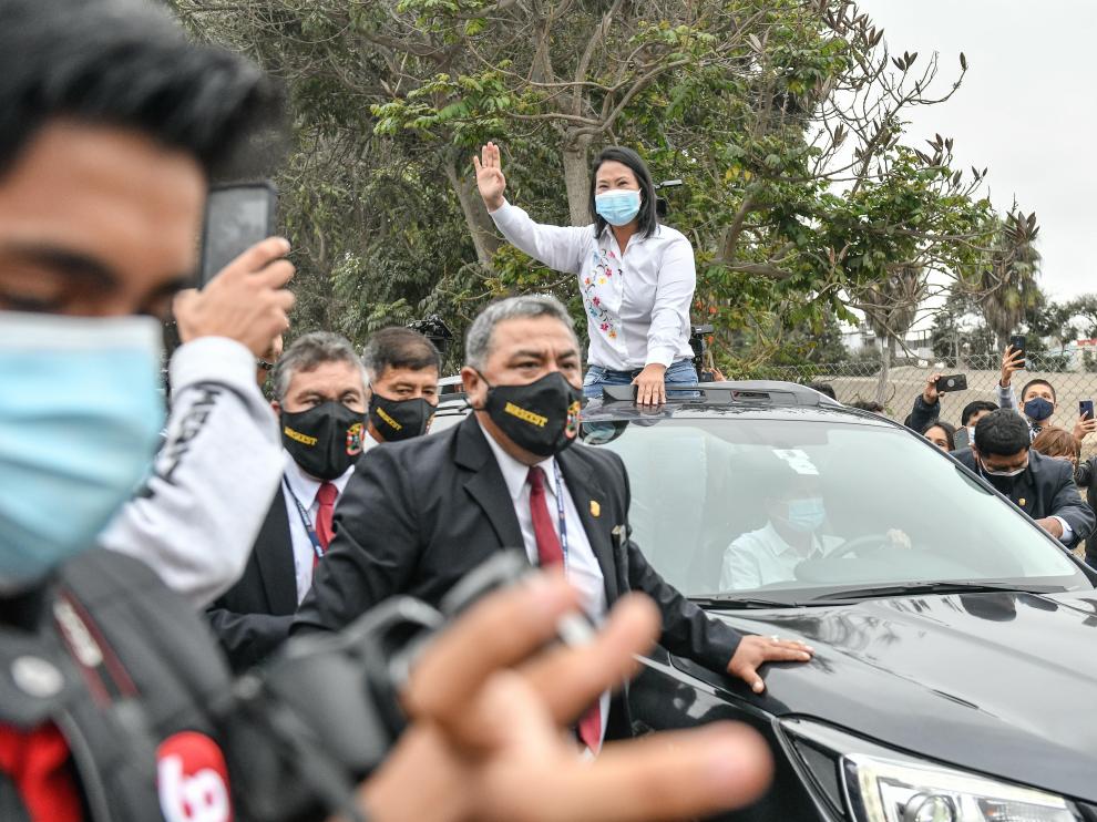 Keiko Fujimori a su llegada a un colegio electoral
