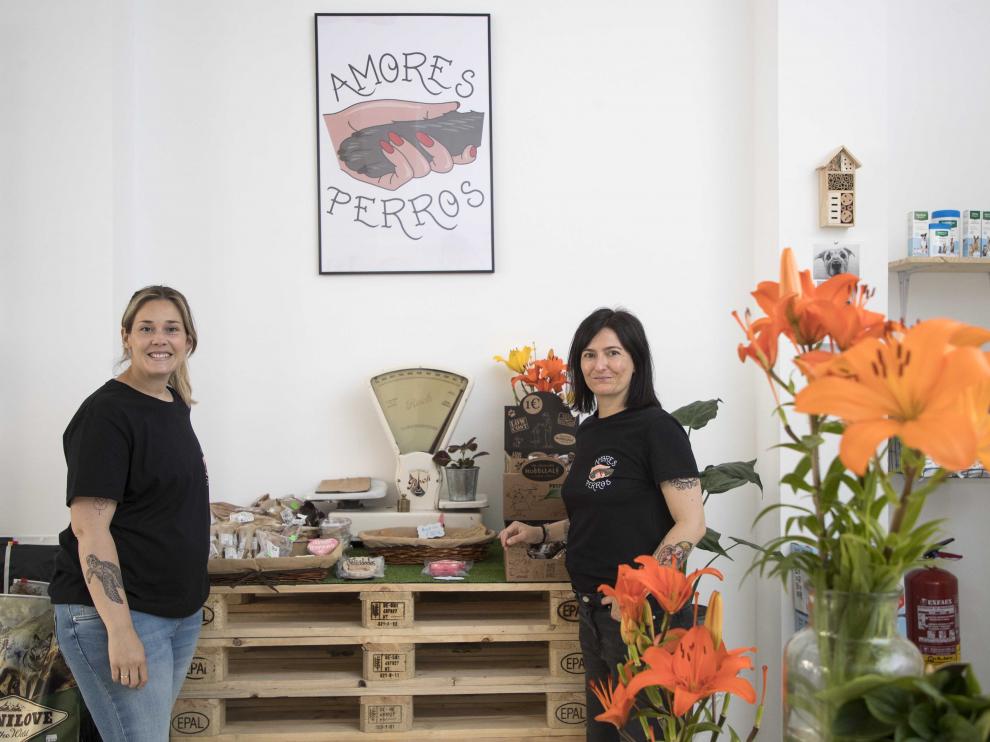 Leticia Marcuello (izquierda) y Mapi Mateo, socias de Amores Perros.