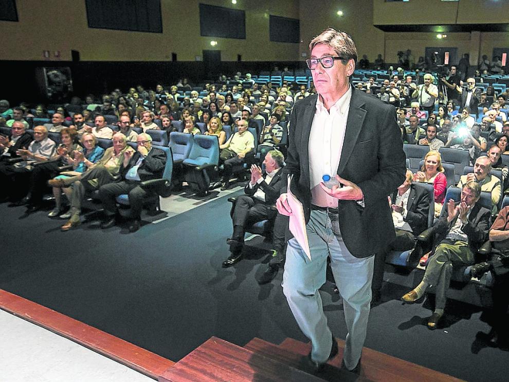Seis años del último cónclave del PAR. El 6 de junio de 2015 se celebró el XIV congreso aragonesista que eligió a Arturo Aliaga como presidente con el 83% de los votos. Los estatutos estipulan que debe convocarse cada cuatro años, pero no tiene fecha dos años después de vencer el plazo e incumplirse el acuerdo para organizarlo este mes.