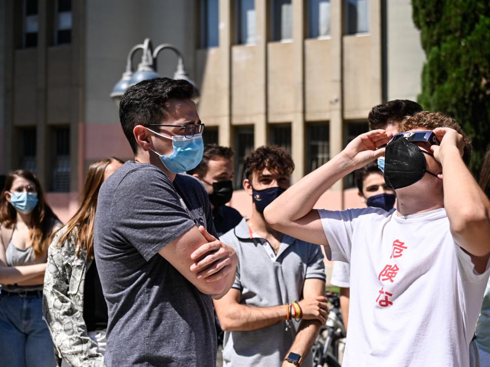 El eclipse solar, desde el campus de San Francisco de Zaragoza