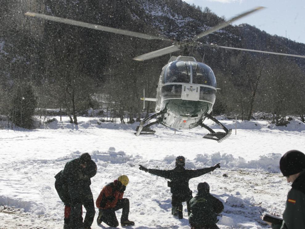 Operativo de evacuación de la estación de Panticosa, con más de 1.000 esquiadores, en 2013.