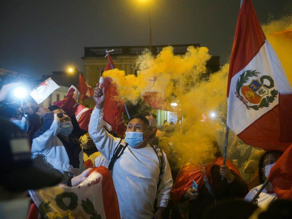 Peruvians await presidential election results